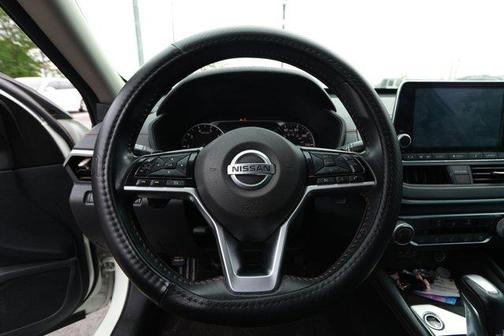 White 2020 Nissan Altima 2.5 SR