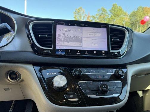 2022 Chrysler Pacifica Touring-L