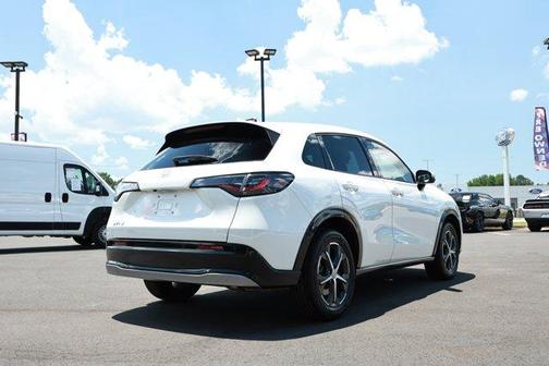 White 2023 Honda HR-V EX-L