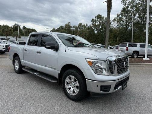 2018 Nissan Titan SV