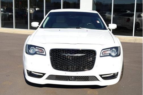 2022 Chrysler 300 Touring L