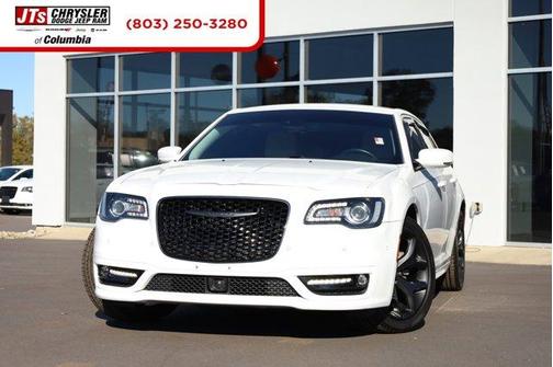 2022 Chrysler 300 Touring L