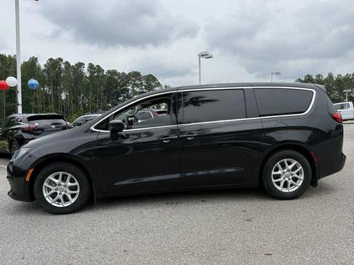 2017 Chrysler Pacifica LX