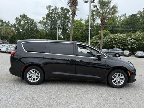 2017 Chrysler Pacifica LX
