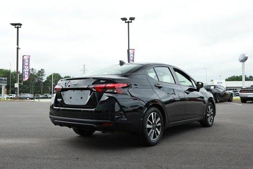 Black 2024 Nissan Versa 1.6 SV