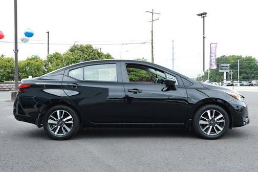 Black 2024 Nissan Versa 1.6 SV