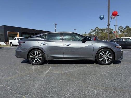 2023 Nissan Maxima SV
