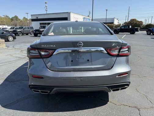 2023 Nissan Maxima SV
