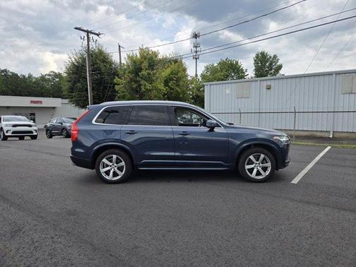 2020 Volvo XC90 T6 Momentum 7 Passenger