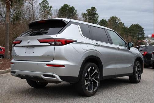 2024 Mitsubishi Outlander SE Black Edition