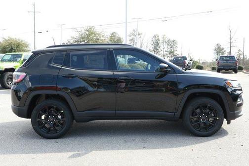 Diamond Black 2026 Jeep Compass Latitude