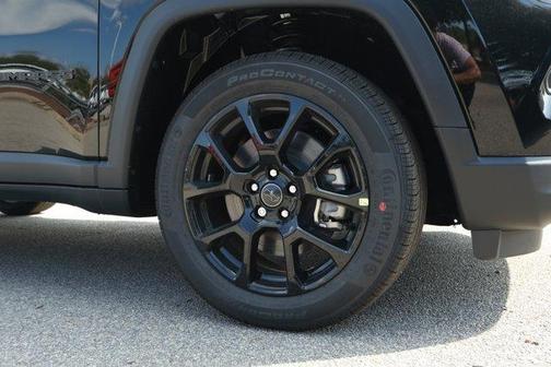 Diamond Black 2026 Jeep Compass Latitude