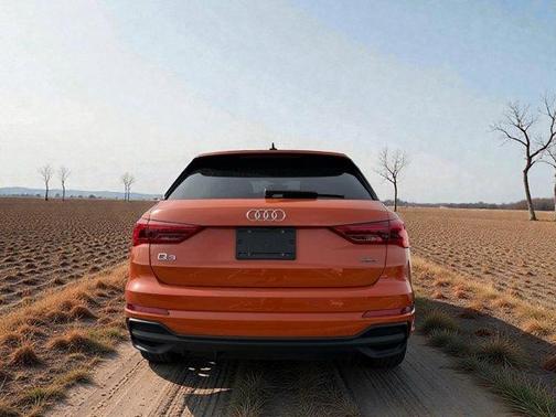 2024 Audi Q3 45 S line Premium