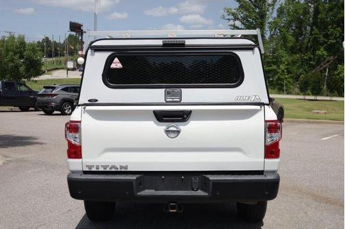 Glacier White 2022 Nissan Titan S