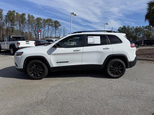 2023 Jeep Cherokee Altitude Lux