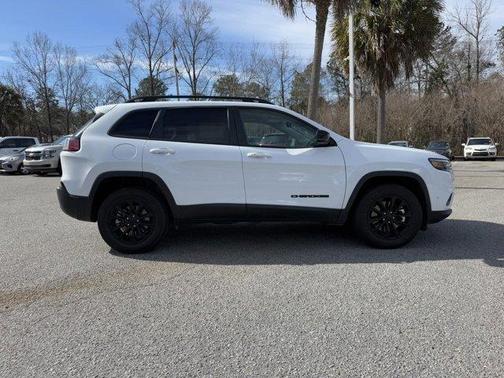 2023 Jeep Cherokee Altitude Lux
