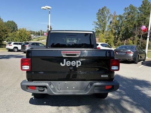 2023 Jeep Gladiator Overland