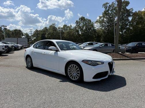 2023 Alfa Romeo Giulia Base