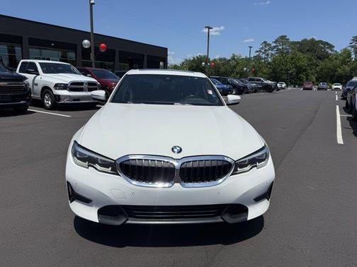 2019 BMW 330 i