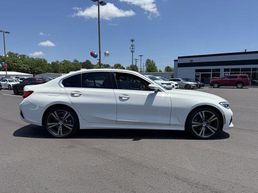 2019 BMW 330 i