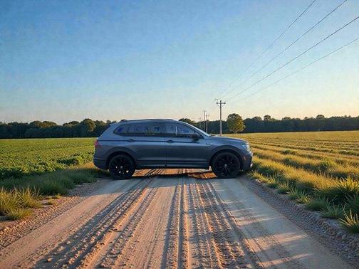 2020 Volkswagen Tiguan 2.0T SE R-Line Black