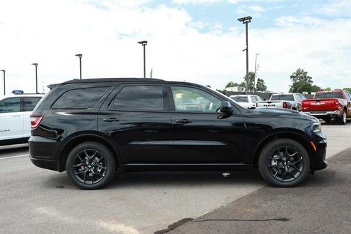 DB Black Clearcoat 2026 Dodge Durango GT HEMI V8