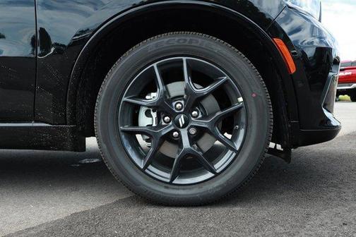 DB Black Clearcoat 2026 Dodge Durango GT HEMI V8