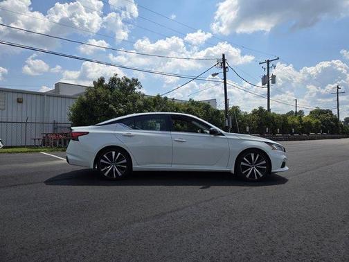 2022 Nissan Altima 2.5 SR