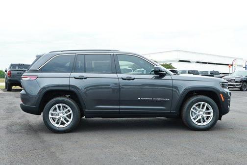 Metallic 2026 Jeep Grand Cherokee Laredo X