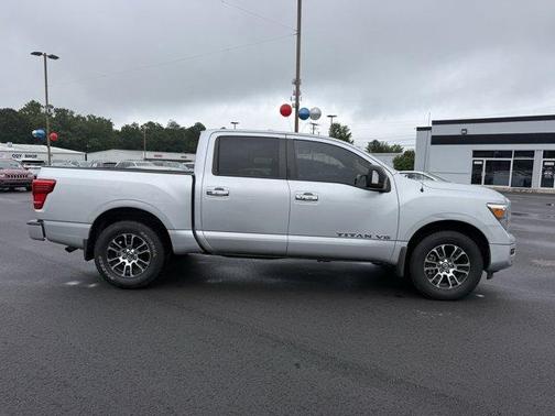 2020 Nissan Titan SV