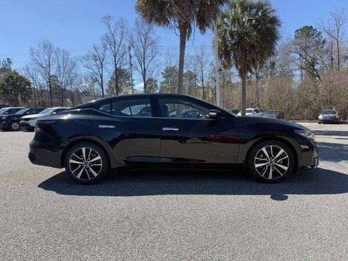 2023 Nissan Maxima SV
