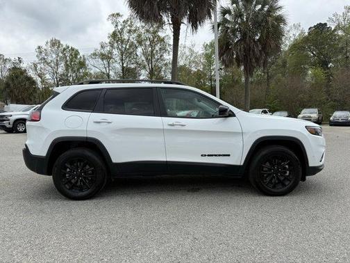 2023 Jeep Cherokee Altitude Lux