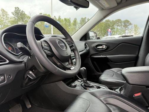 2023 Jeep Cherokee Altitude Lux