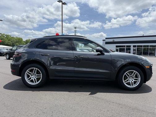 2017 Porsche Macan Base