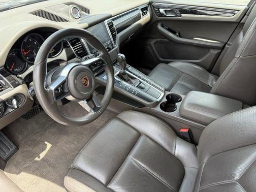2017 Porsche Macan Base