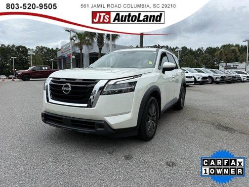 2022 Nissan Pathfinder SV