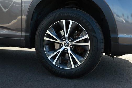 2017 Toyota Highlander LE