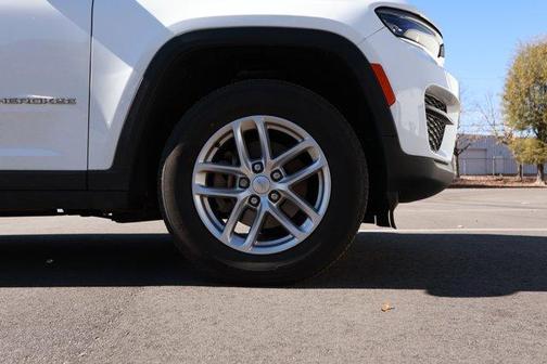 2023 Jeep Grand Cherokee Laredo X