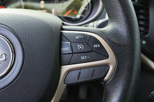 2015 Jeep Cherokee Sport