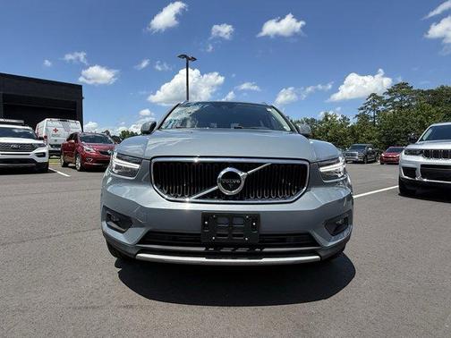 2021 Volvo XC40 T5 Momentum