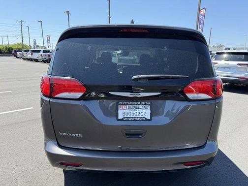 2023 Chrysler Voyager LX