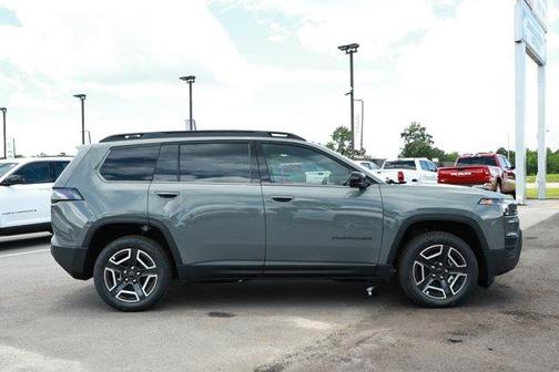 Sting Gray Clearcoat 2026 Jeep Cherokee LAREDO/LIMITED
