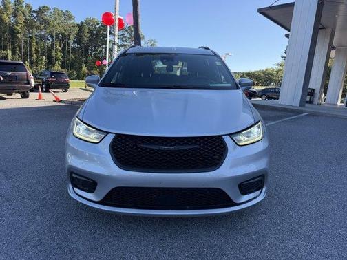 2022 Chrysler Pacifica Touring-L