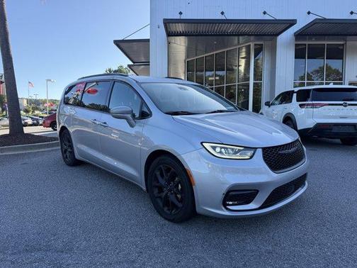 2022 Chrysler Pacifica Touring-L