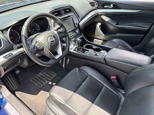 2023 Nissan Maxima SV