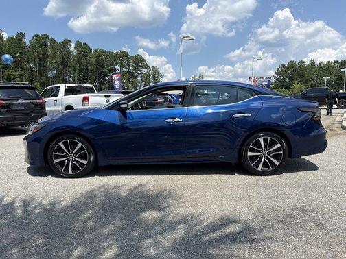 2023 Nissan Maxima SV