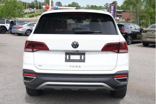 2024 Volkswagen Taos 1.5T SE