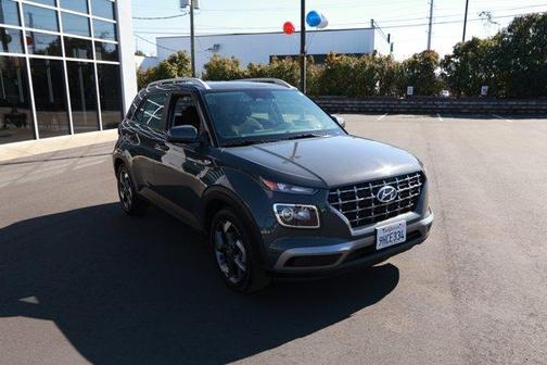 2023 Hyundai VENUE SEL