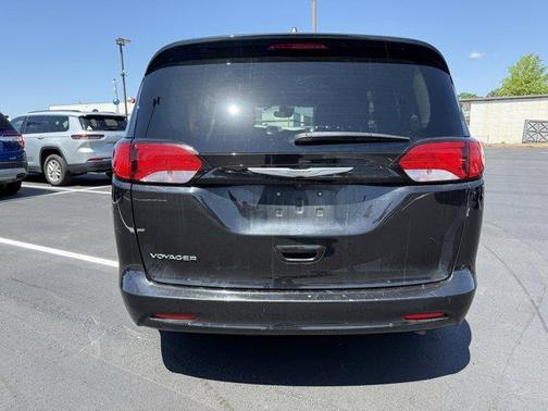 2023 Chrysler Voyager LX