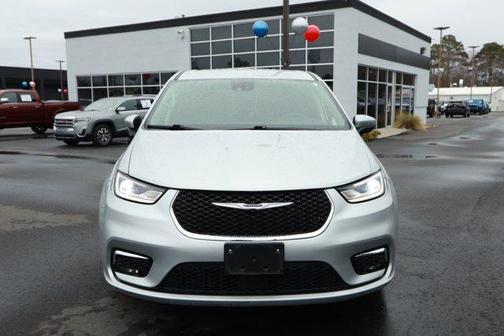 2023 Chrysler Pacifica Touring-L